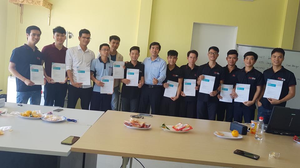 Các kỹ sư ATTS Việt Nam nhận giấy chứng nhận hoàn thành khóa đào tạo PLC Siemens