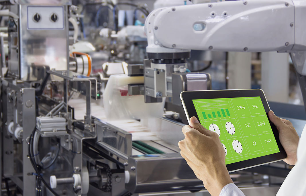 Efficient equipment monitoring with smart maintenance